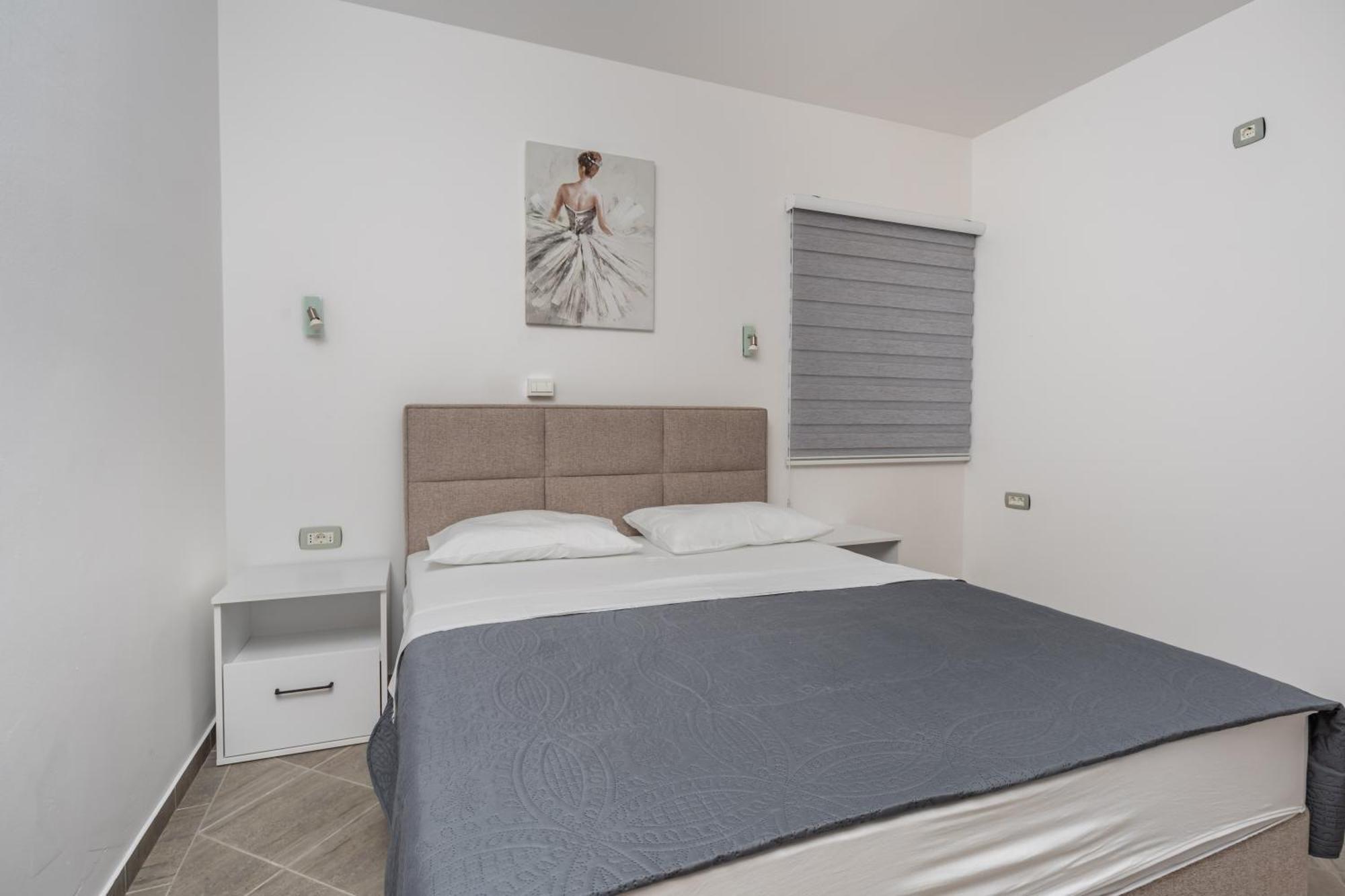 Sunset Marina Apartment Бар Екстериор снимка