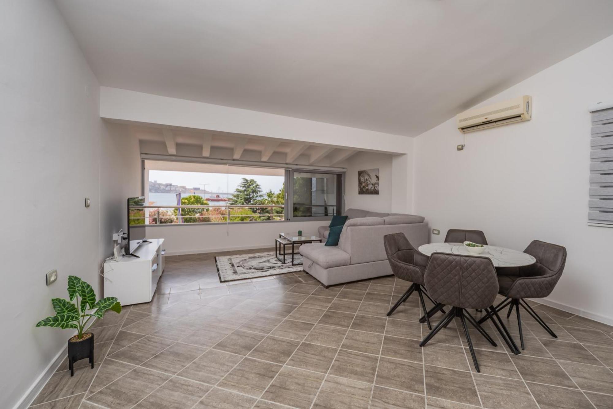 Sunset Marina Apartment Бар Екстериор снимка